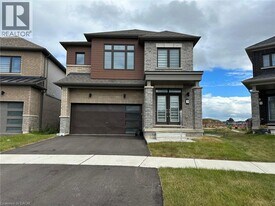 3 Bee Cres in Brantford, ON - Building Photo