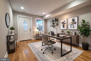 1122 W Hamburg St in Baltimore, MD - Building Photo