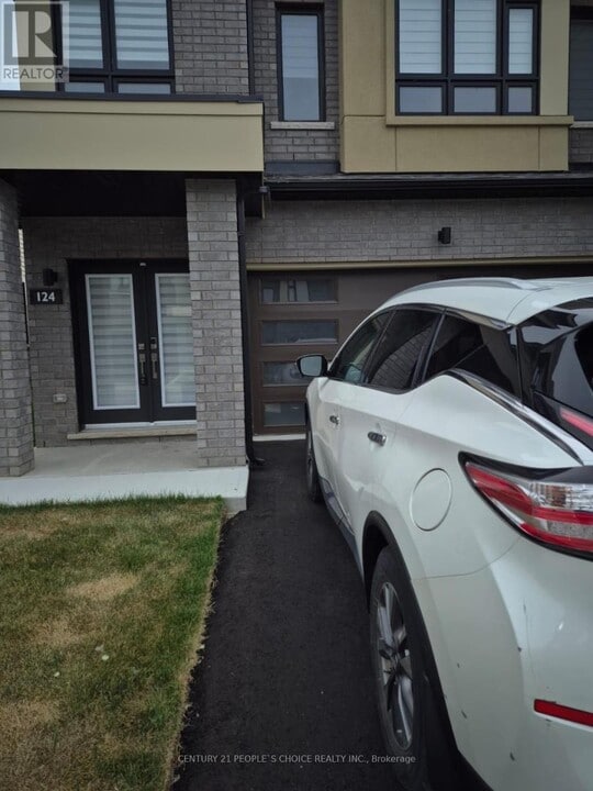 124 Sailors Landing in Clarington, ON - Building Photo