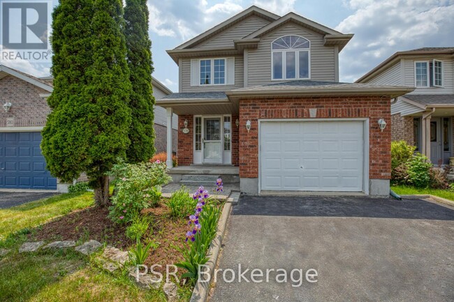 578 Chesapeake Crescent in Waterloo, ON - Building Photo - Building Photo