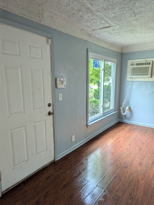 26638 Oakland St in Inkster, MI - Building Photo - Building Photo
