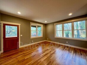 12 Beaverdam Knoll Rd in Asheville, NC - Building Photo - Building Photo