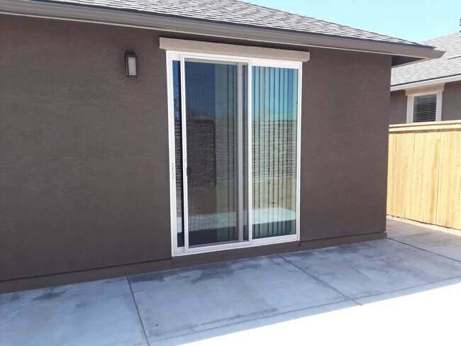 1197 Silver Coyote Dr in Sparks, NV - Building Photo - Building Photo