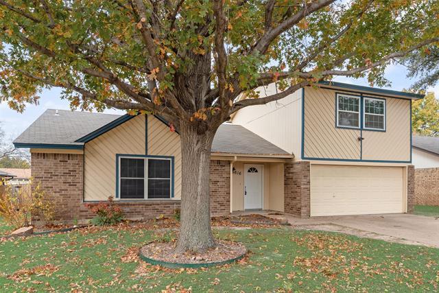 516 Roberts Dr in Saginaw, TX - Foto de edificio - Building Photo