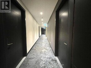 488 University Ave in Toronto, ON - Building Photo - Building Photo