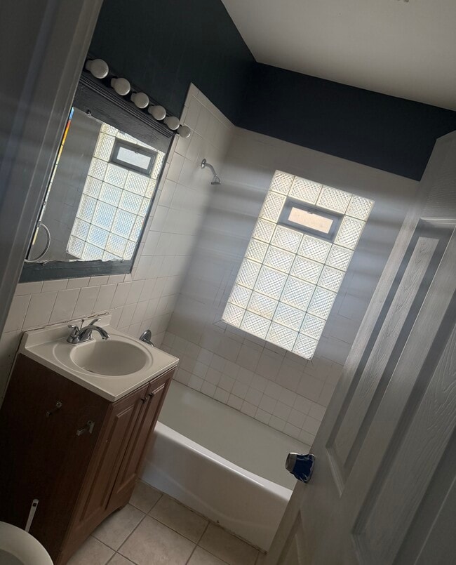 3201 N Humboldt Ave in Minneapolis, MN - Building Photo - Building Photo