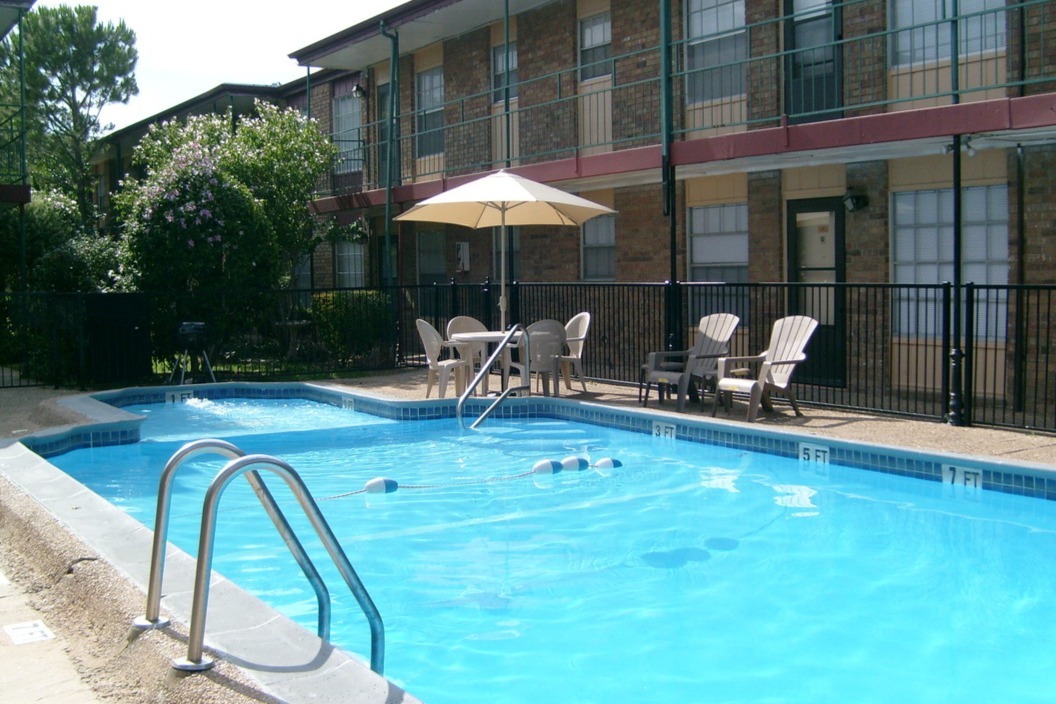 Whisperwind Apartments in Fort Worth, TX - Building Photo