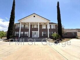 2506 W Grandview Dr in Hurricane, UT - Building Photo