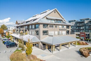 the Pier at London Landing Apartments