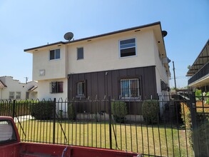 916 W 84th St in Los Angeles, CA - Building Photo - Building Photo