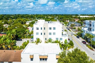 110 SE 2nd St in Delray Beach, FL - Building Photo - Building Photo