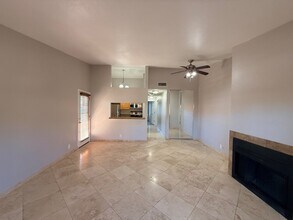 14203 N 19th Ave in Phoenix, AZ - Foto de edificio - Building Photo