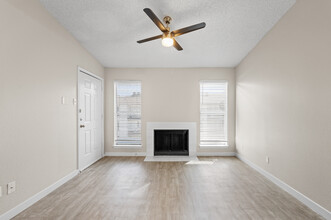 Junction at 7760 in Dallas, TX - Building Photo - Interior Photo