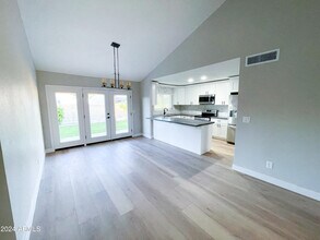 1460 E Todd Dr in Tempe, AZ - Building Photo - Building Photo