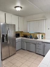 5921 Cahuenga Blvd in Los Angeles, CA - Building Photo - Building Photo