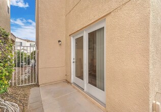 7765 Hampton Park Ln in Las Vegas, NV - Building Photo - Building Photo