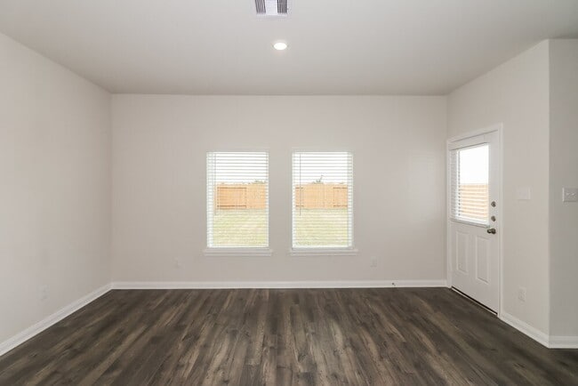 property at 424 Polly Grv Dr