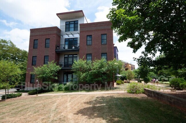 200 Douglas Ave in Charlottesville, VA - Building Photo - Building Photo