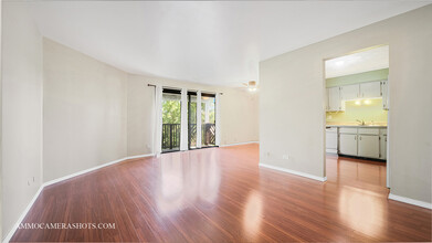 1705 Lakecliffe Dr-Unit -C in Wheaton, IL - Foto de edificio - Building Photo