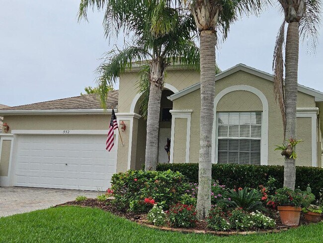 552 Calamondin Way SW