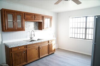 4810 Scenic Dr in Houston, TX - Building Photo - Building Photo
