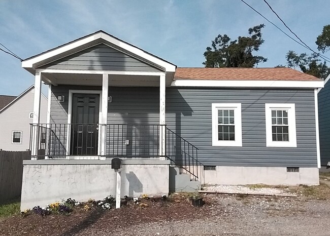 property at 14 W 24th St