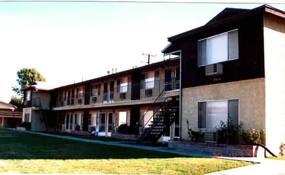 East Villa Apartments in Rowland Heights, CA - Building Photo