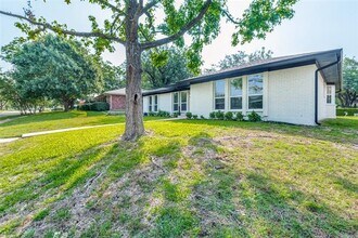 13420 Purple Sage Rd in Dallas, TX - Building Photo - Building Photo