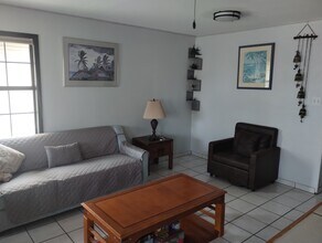 103 E Capricorn Dr, Unit A in South Padre Island, TX - Foto de edificio - Building Photo