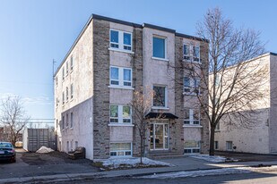 412 Blake Blvd in Ottawa, ON - Building Photo