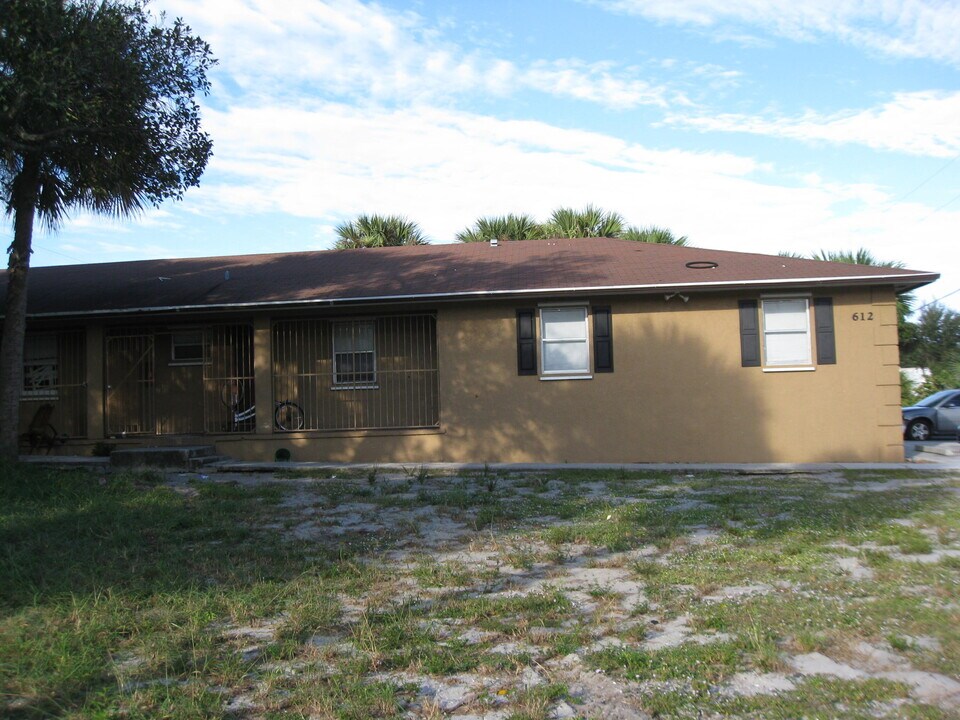 612 4th St-Unit -1 in West Palm Beach, FL - Foto de edificio