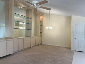 6002 Red Oak Ct in Palm Beach Gardens, FL - Building Photo - Building Photo
