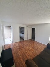 6050 Melody Ln in Dallas, TX - Building Photo - Building Photo