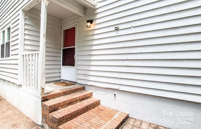 10718 Blue Heron Dr in Charlotte, NC - Building Photo - Building Photo