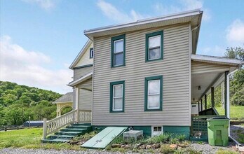 3312 Boose Rd in Glen Rock, PA - Foto de edificio - Building Photo