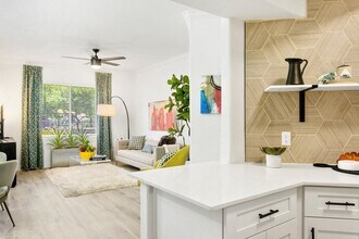 San Portella in Tempe, AZ - Foto de edificio - Building Photo