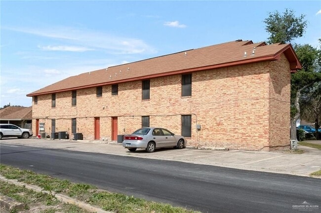 416 E Tulip Ave, Unit 8 in McAllen, TX - Building Photo - Building Photo