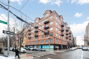 140-32 Cherry Ave in Flushing, NY - Building Photo