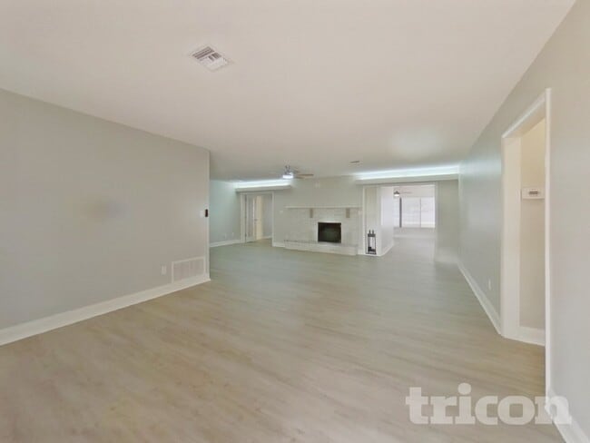 1550 Hobson St in Longwood, FL - Foto de edificio - Building Photo