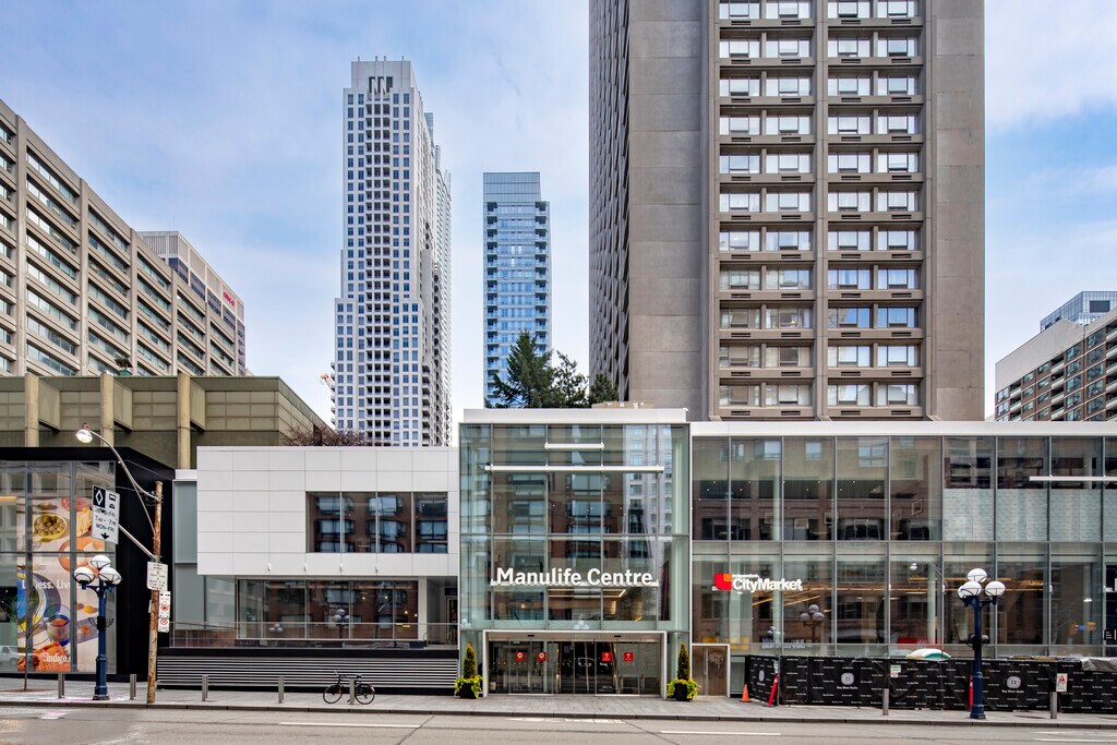 44 Charles West in Manulife Centre Apartments Toronto, ON Apartments