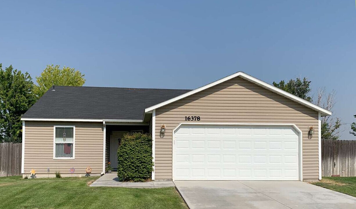 16378 Silver Creek Ave in Caldwell, ID - Building Photo