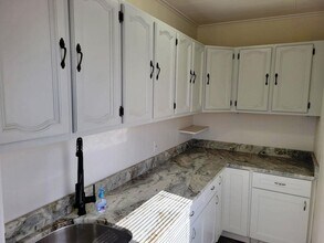 73 1/2 Esther St, Unit 3 in Worcester, MA - Building Photo - Building Photo