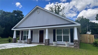 2820 Old Shell Rd in Mobile, AL - Building Photo - Building Photo