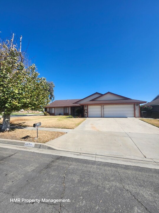 2475 N Teakwood Ave in Rialto, CA - Building Photo