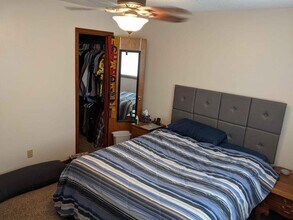 401 E Thomas Ave, Unit 3 in Marshall, MN - Building Photo - Building Photo