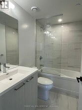 225-2225 Commerce St in Vaughan, ON - Building Photo - Building Photo