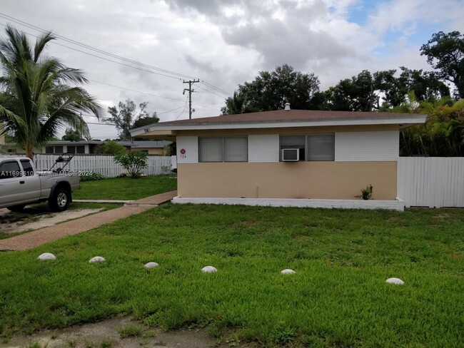 704 SE 21st St in Fort Lauderdale, FL - Building Photo - Building Photo