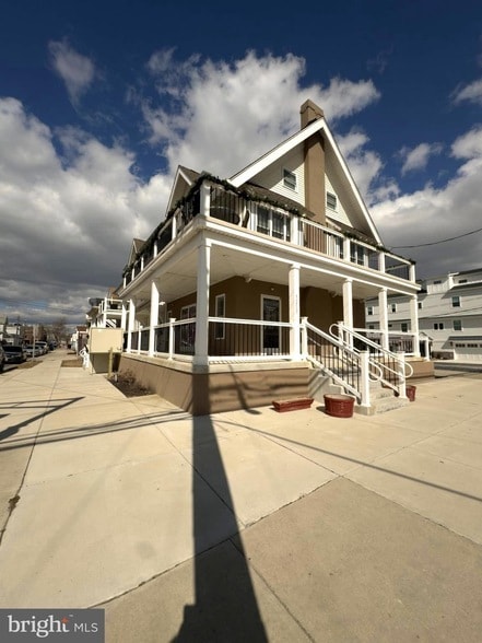 property at 29 S Weymouth Ave
