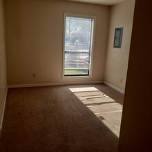 5818 Aftonshire Dr in Fayetteville, NC - Foto de edificio - Building Photo