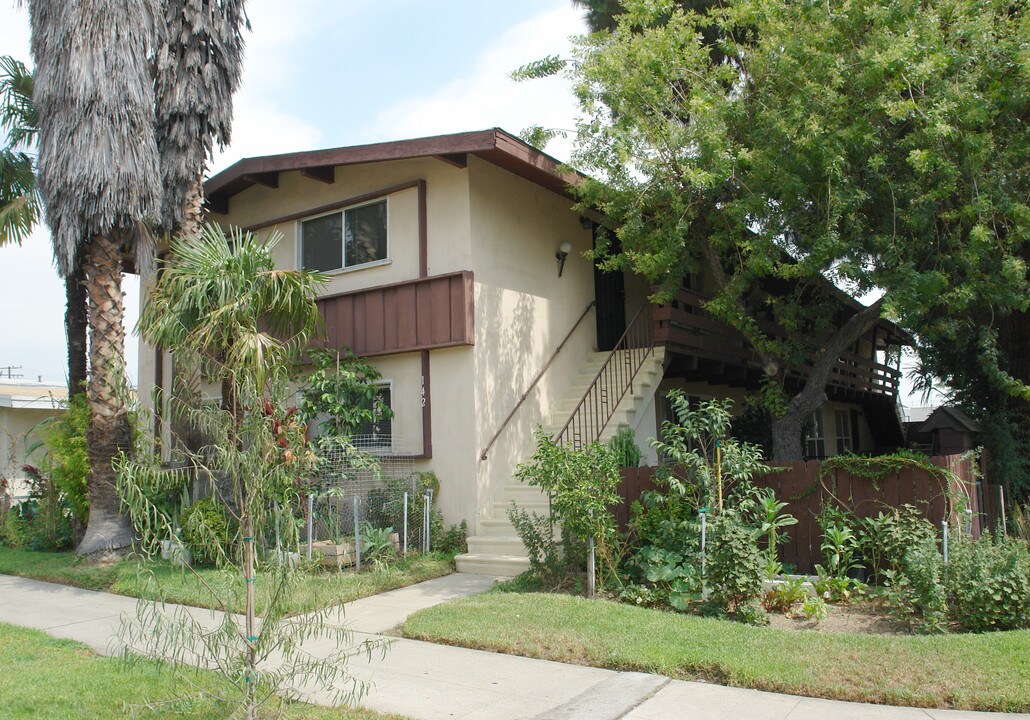 142 S California St in San Gabriel, CA - Building Photo
